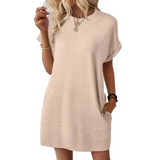 SOPHIA – ONGEDWONGEN CHIQUE T-SHIRT JURK