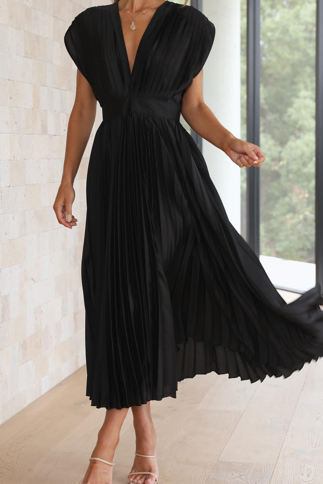 CHARLENE - ELEGANTE GEPLOOIDE MAXI-JURK